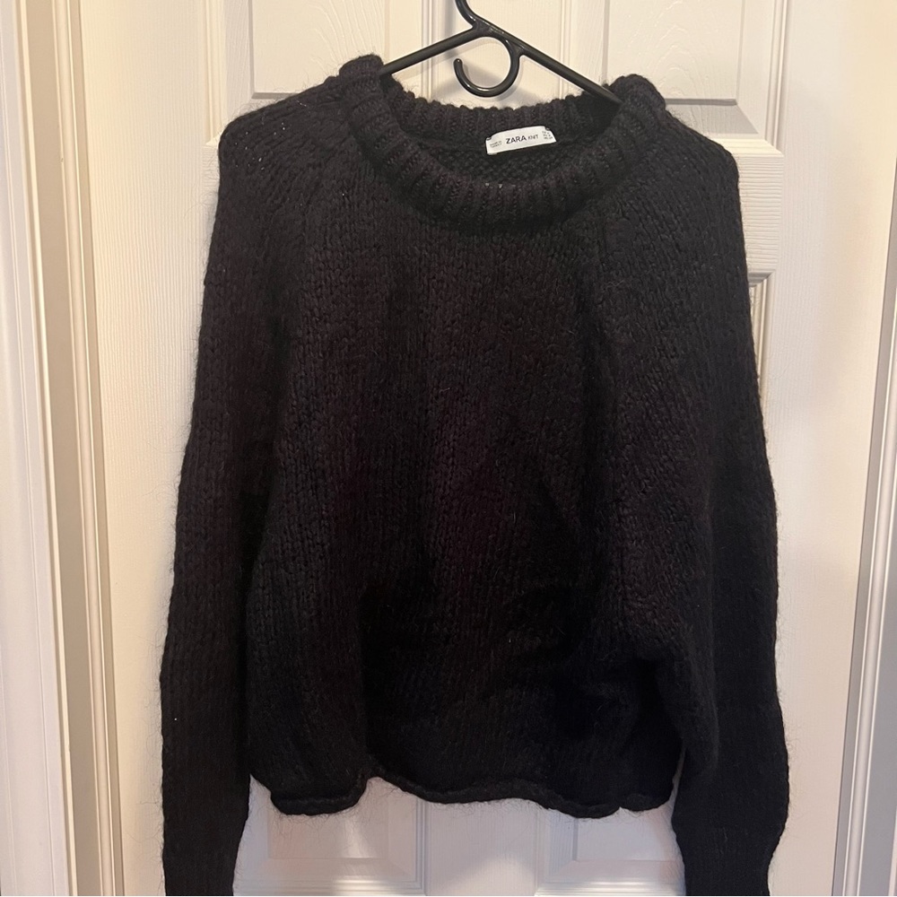 Zara black crewneck sweater size medium
